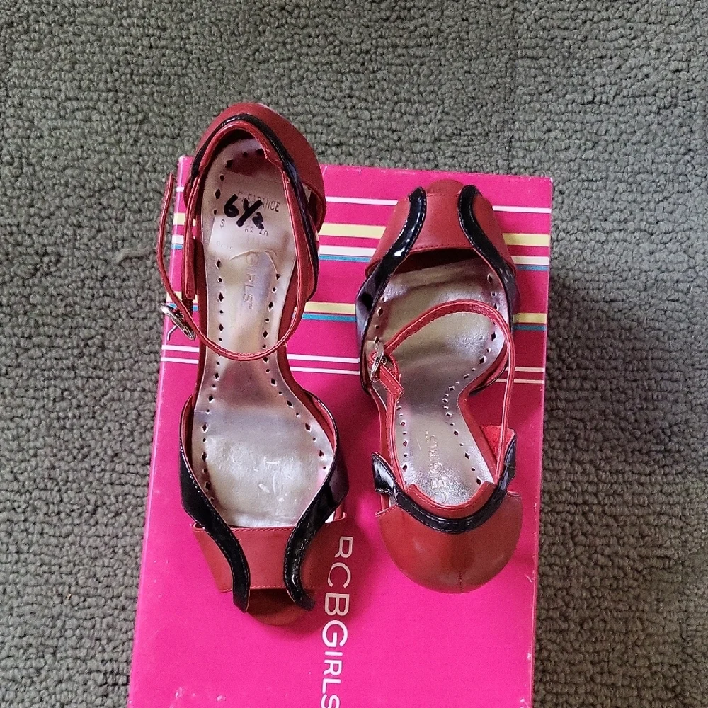 BCBG Red and Black Women's Heels - Picture 4 of 4